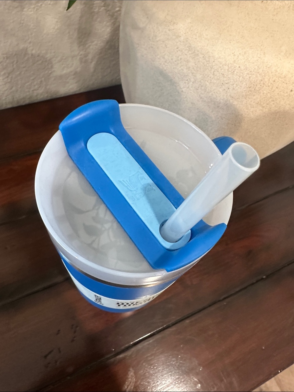Stanley Blue Azure Quencher H2.0 Tumbler with Handle and Straw - Picture 5 of 7